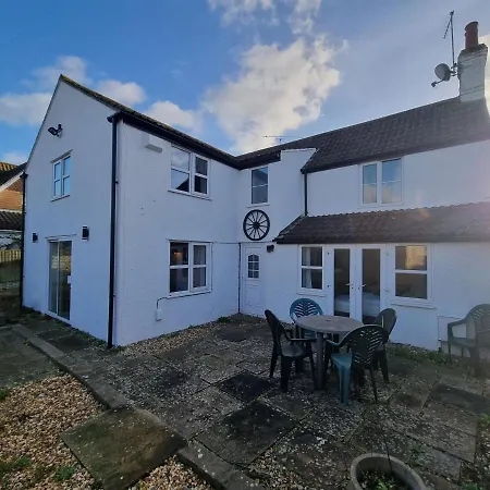 Well By Cliftonvalley *