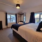 Well By Cliftonvalley Tatil Evi Bristol
